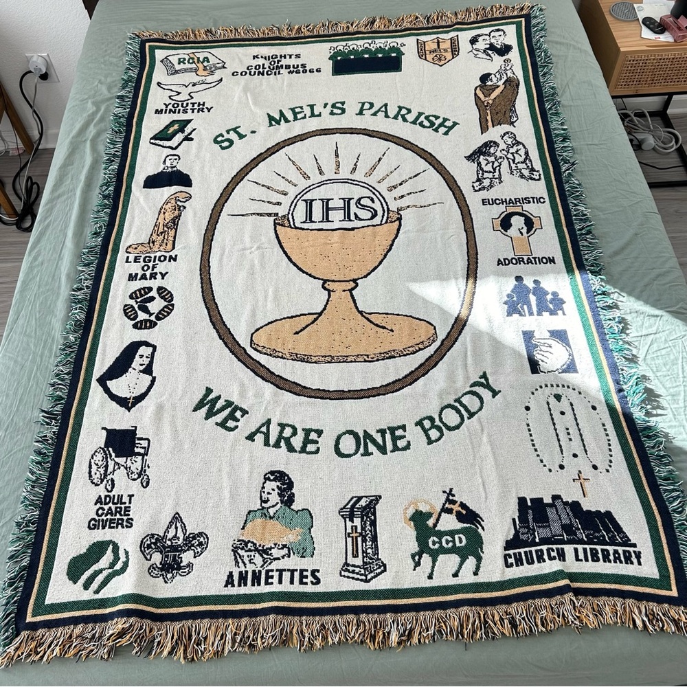 🔻🔻🔻sale Vintage Catholic Church tapestry throw blanket.